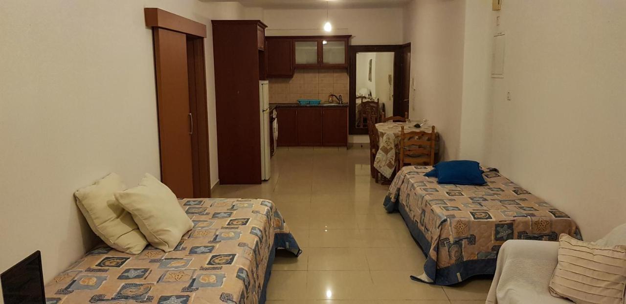 Galatia'S Court Apartment Пафос Екстериор снимка