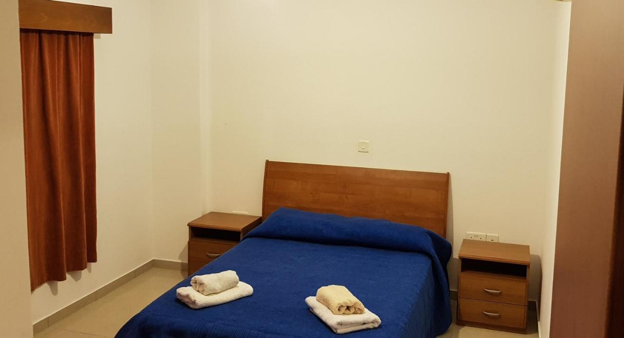 Galatia'S Court Apartment Пафос Екстериор снимка