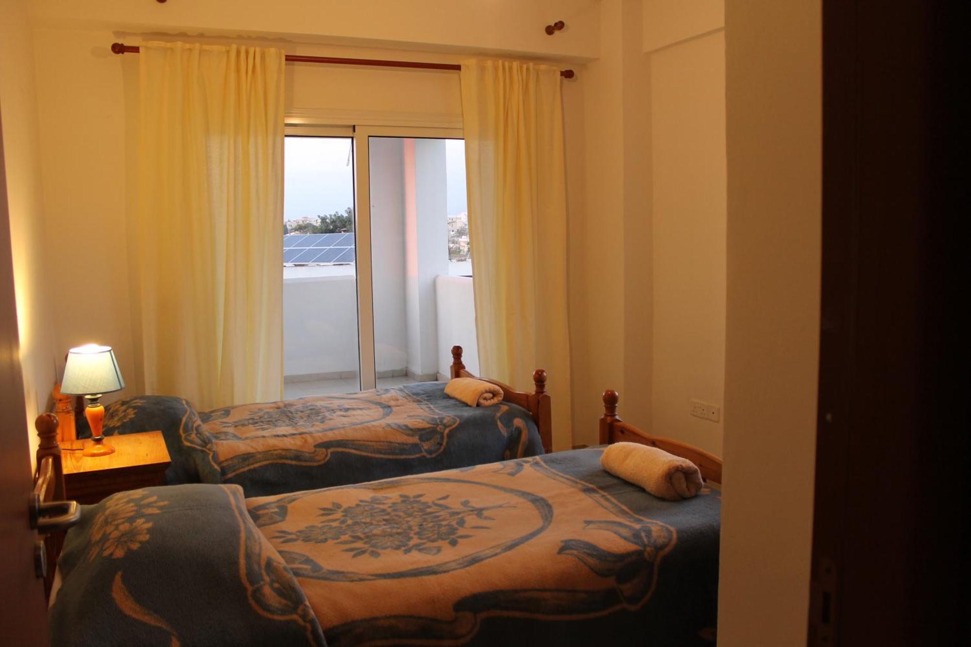 Galatia'S Court Apartment Пафос Стая снимка