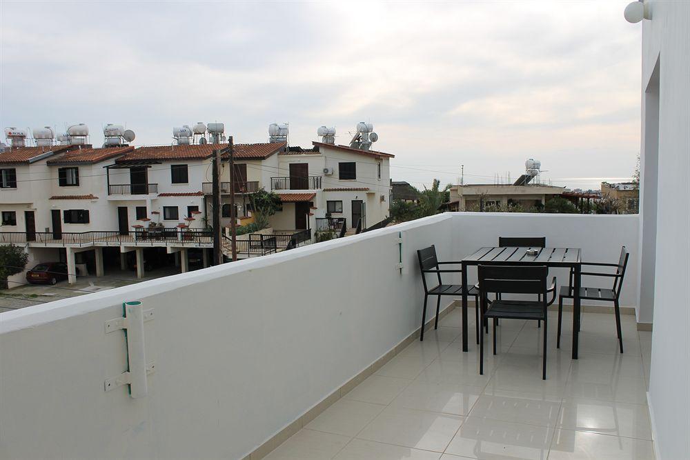 Galatia'S Court Apartment Пафос Екстериор снимка