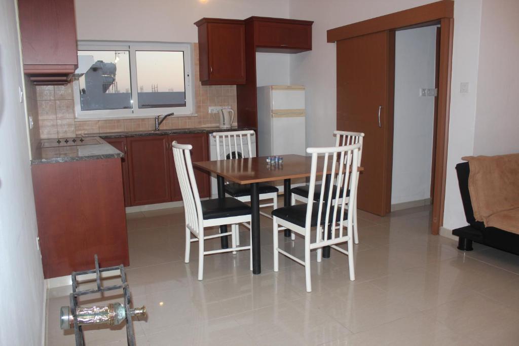Galatia'S Court Apartment Пафос Стая снимка
