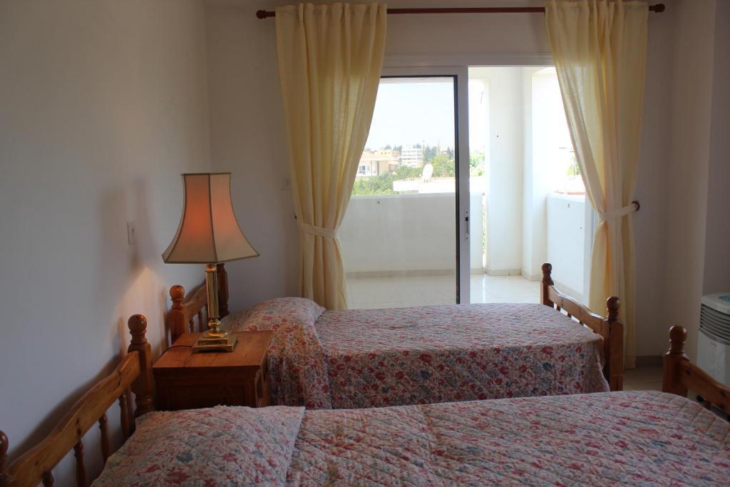 Galatia'S Court Apartment Пафос Стая снимка