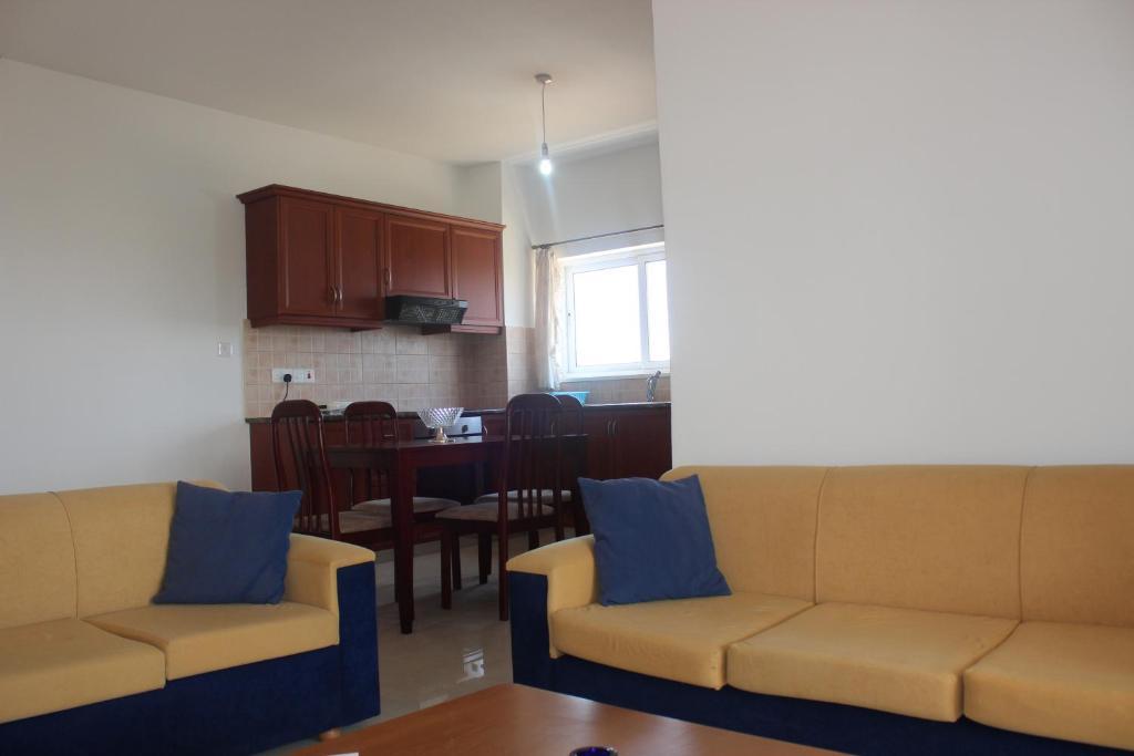 Galatia'S Court Apartment Пафос Екстериор снимка
