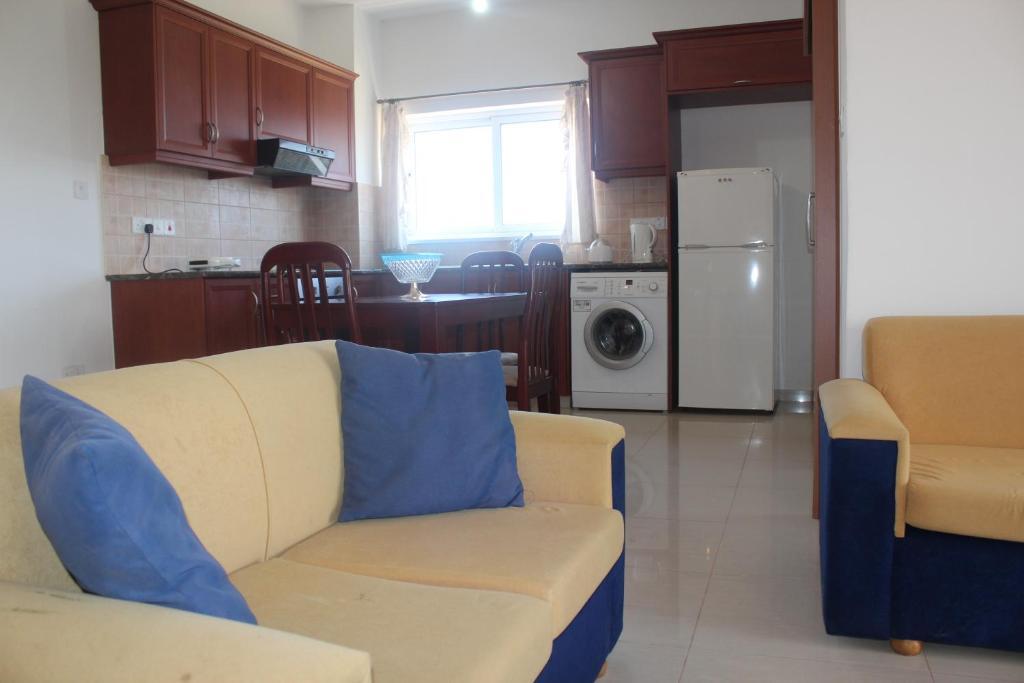 Galatia'S Court Apartment Пафос Екстериор снимка