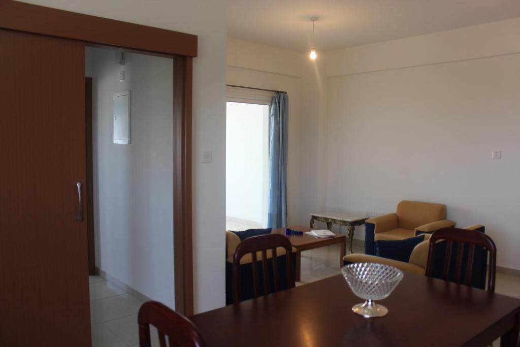 Galatia'S Court Apartment Пафос Стая снимка