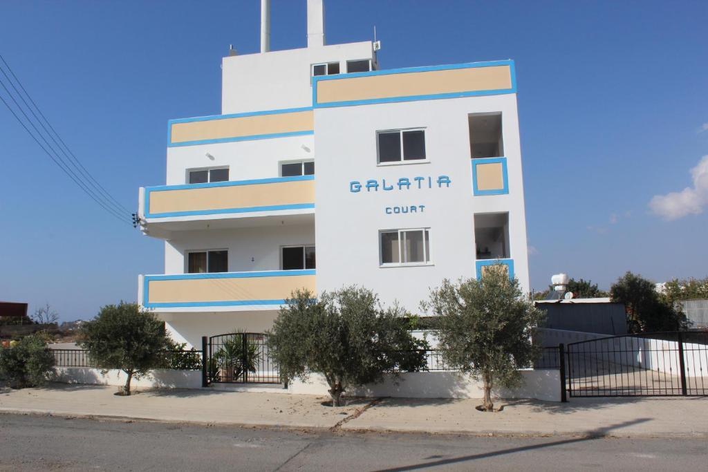 Galatia'S Court Apartment Пафос Екстериор снимка