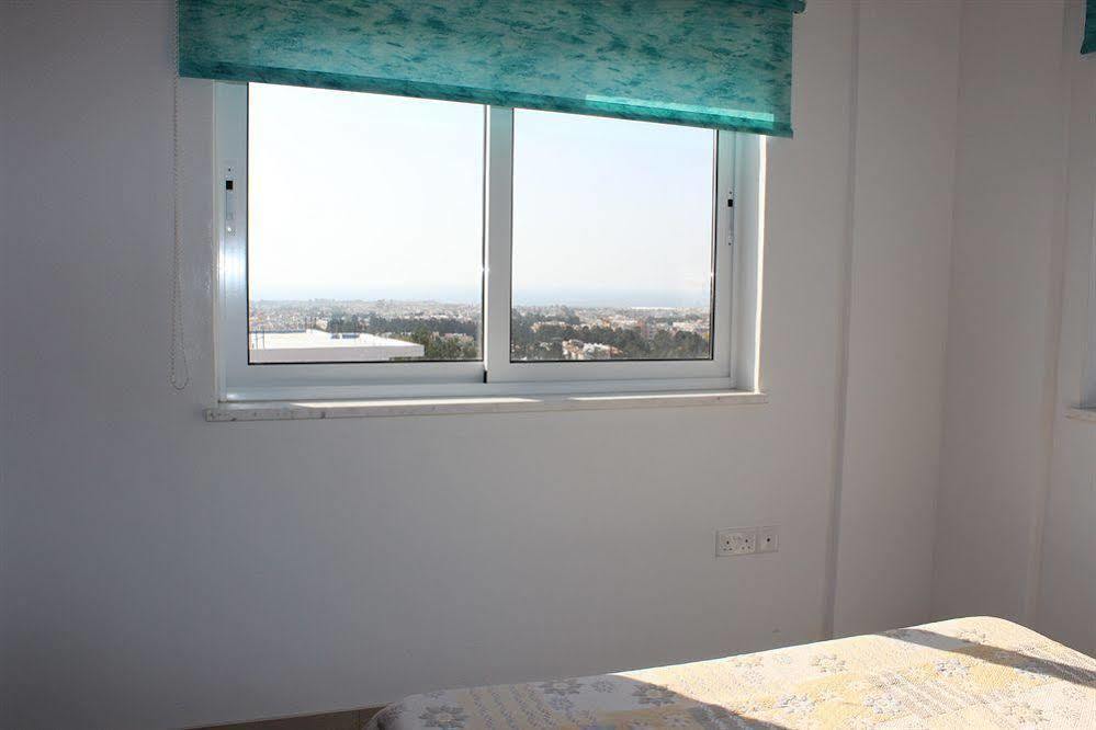 Galatia'S Court Apartment Пафос Екстериор снимка
